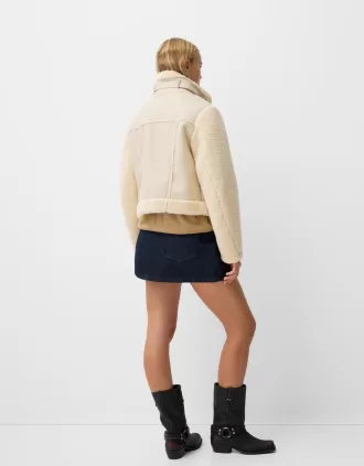 Jachetă cu două fețe, cu mâneci din imitație de shearling