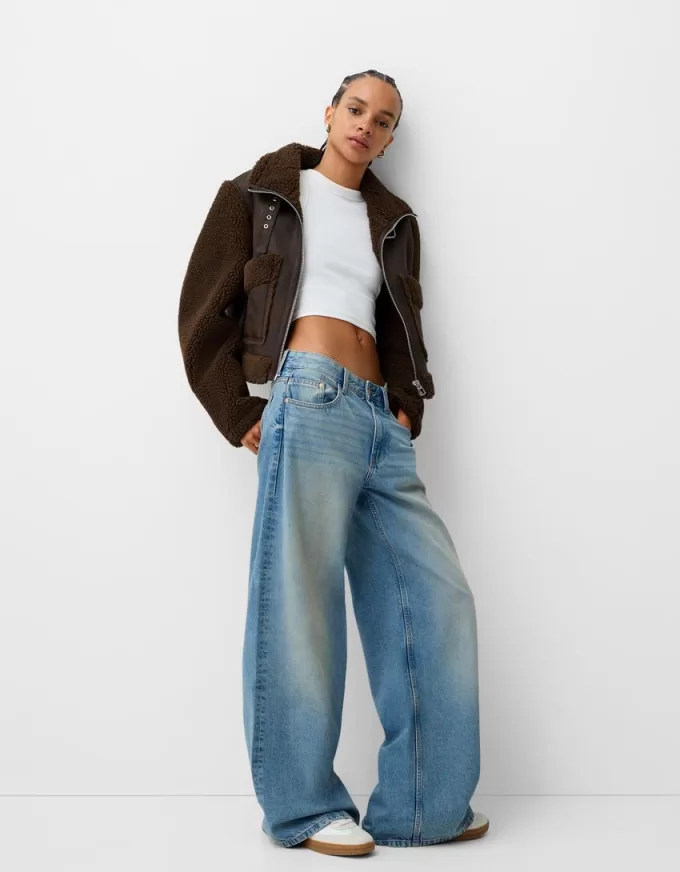 Jachetă cu două fețe, cu mâneci din imitație de shearling Jachetă cu două fețe, cu mâneci din imitație de shearling