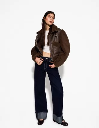 Jachetă cu două fețe, cu mâneci din imitație de shearling Jachetă cu două fețe, cu mâneci din imitație de shearling