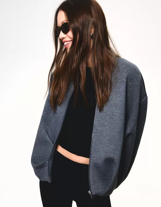 Jachetă cu efect neopren SERIA BERSHKA Jachetă cu efect neopren SERIA BERSHKA