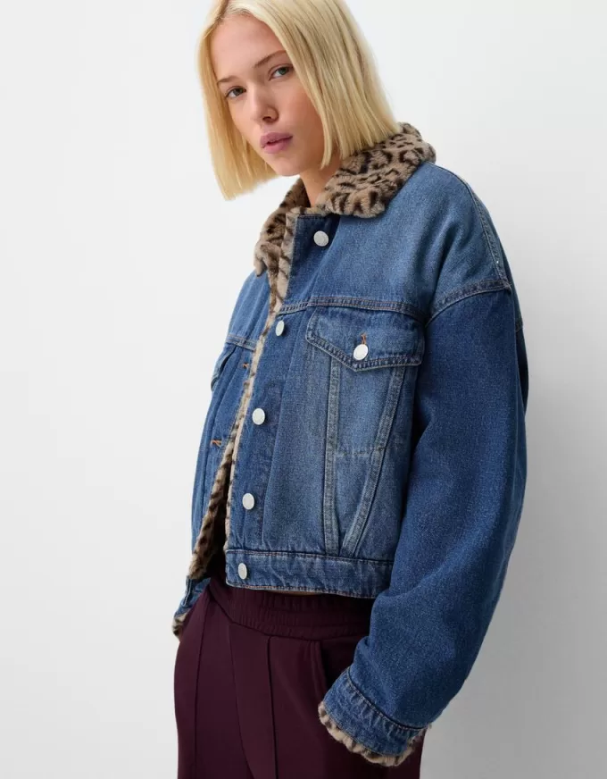 Jachetă din denim cu guler de blană artificială cu imprimeu animal Jachetă din denim cu guler de blană artificială cu imprimeu animal