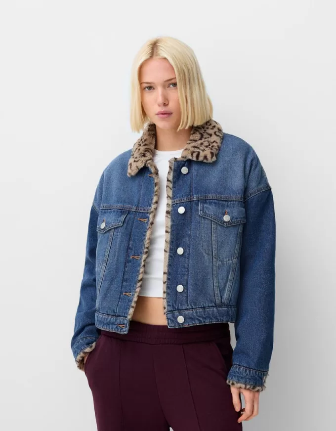 Jachetă din denim cu guler de blană artificială cu imprimeu animal Jachetă din denim cu guler de blană artificială cu imprimeu animal