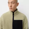 Jachetă din faux shearling cu detalii contrastante Jachetă din faux shearling cu detalii contrastante