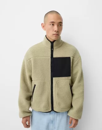 Jachetă din faux shearling cu detalii contrastante