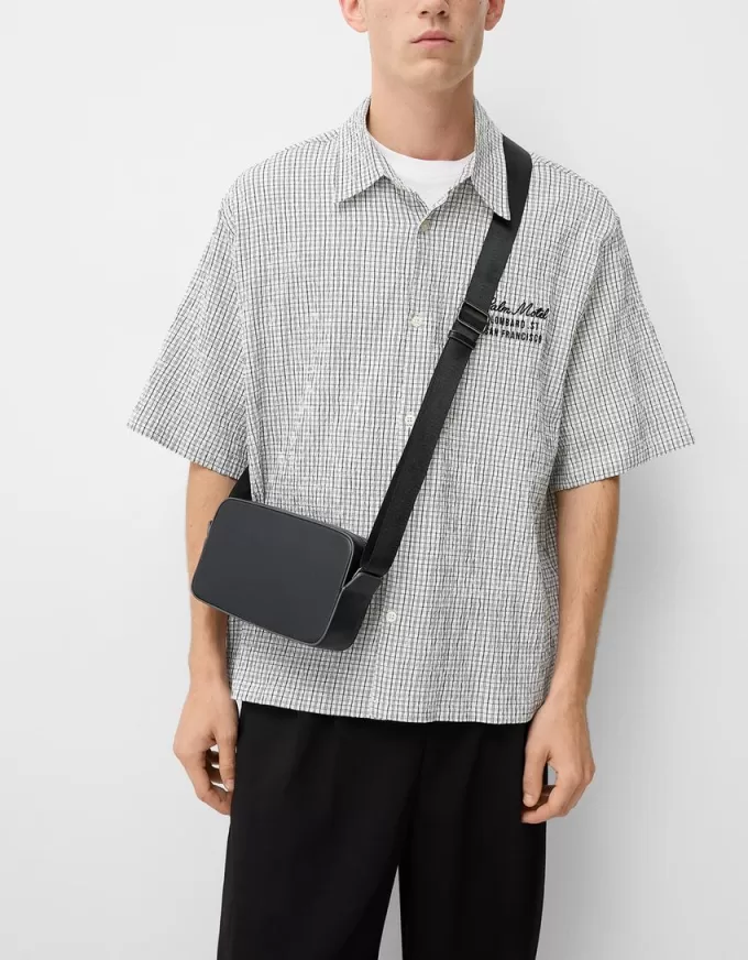 Minaudière rigidă pentru crossbody Minaudière rigidă pentru crossbody