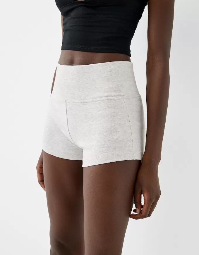 Mini pantaloni scurți Mini pantaloni scurți