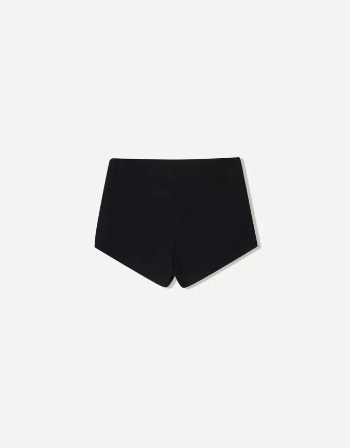 Mini pantaloni scurți din tricot