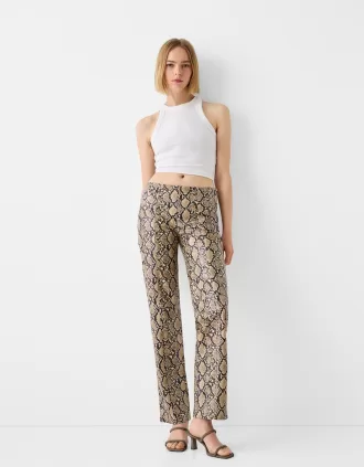 Pantaloni animal print cu efect de piele