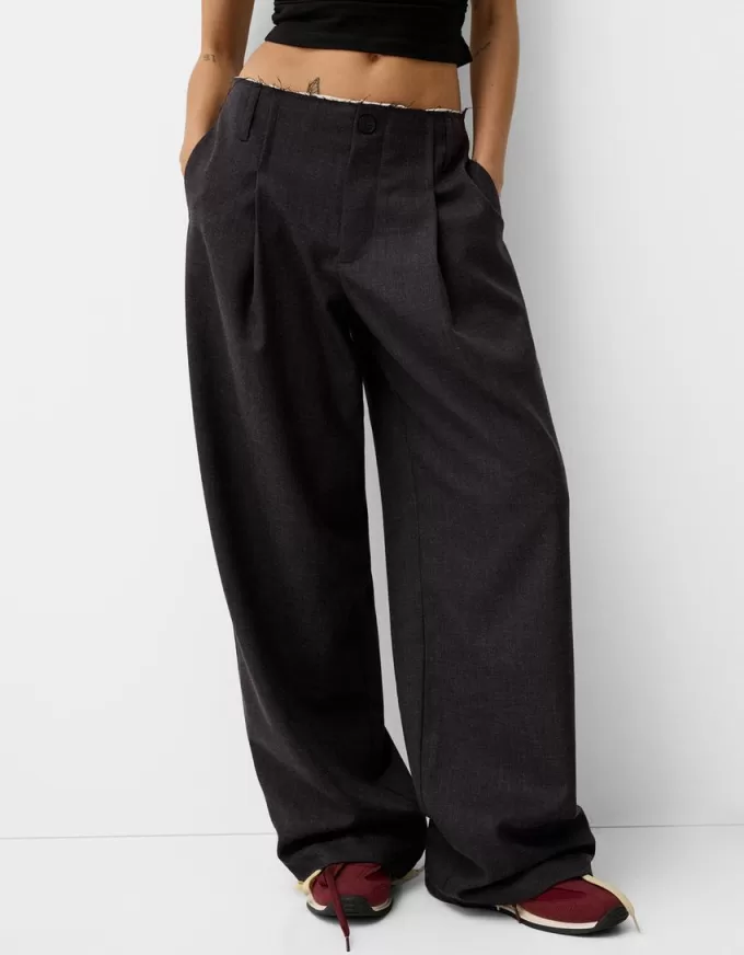 Pantaloni croiți