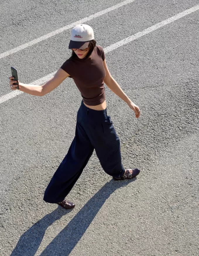 Pantaloni croiți cu balloon fit