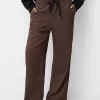 Pantaloni cu dungi drepte, cu talie elastică Pantaloni cu dungi drepte, cu talie elastică