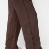Pantaloni cu dungi drepte, cu talie elastică Pantaloni cu dungi drepte, cu talie elastică