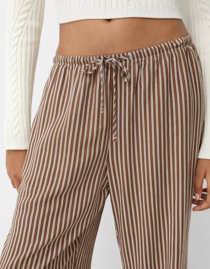Pantaloni cu dungi drepte, cu talie elastică