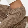 Pantaloni cu dungi drepte, cu talie elastică