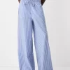 Pantaloni cu dungi late cu efect sifonat Pantaloni cu dungi late cu efect sifonat