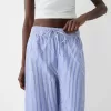 Pantaloni cu dungi late cu efect sifonat Pantaloni cu dungi late cu efect sifonat