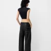 Pantaloni cu efect piele contrastanta cu centura Pantaloni cu efect piele contrastanta cu centura