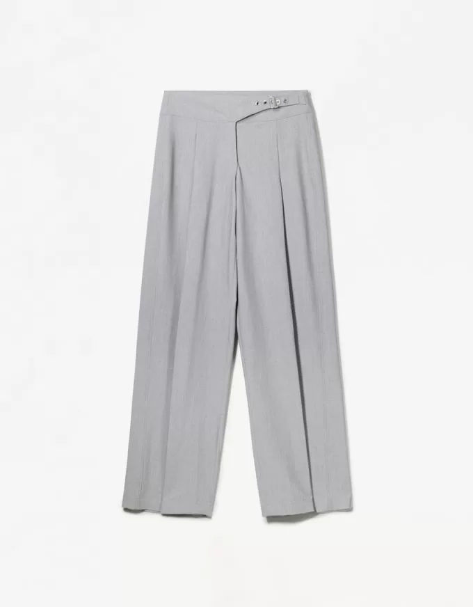 Pantaloni cu săgeți cu cataramă
