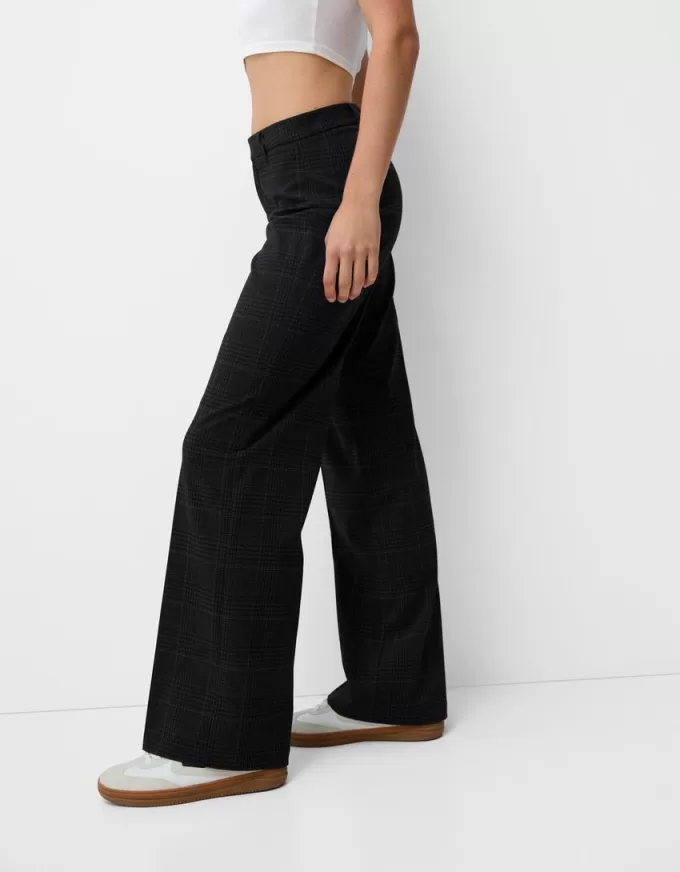 Pantaloni de croitorie cu picioare largi Pantaloni de croitorie cu picioare largi