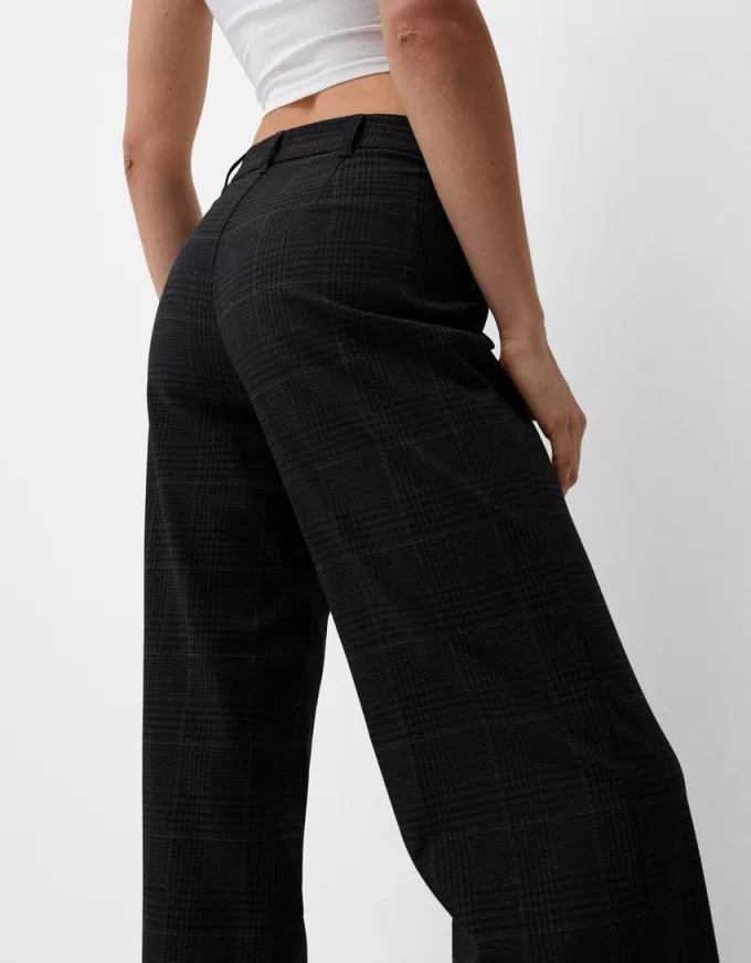Pantaloni de croitorie cu picioare largi Pantaloni de croitorie cu picioare largi