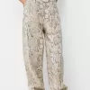 Pantaloni de dulgher cu imprimeu animal Pantaloni de dulgher cu imprimeu animal