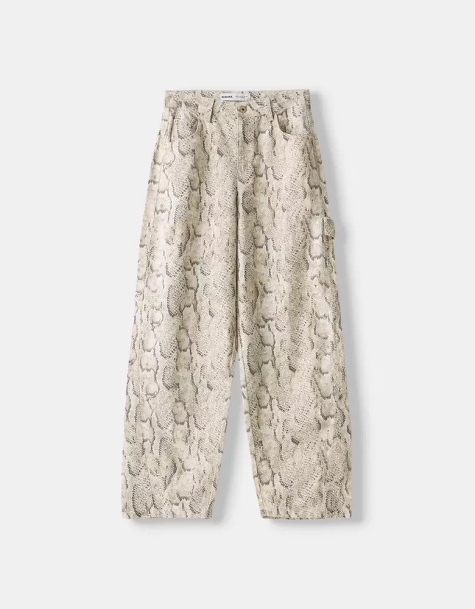 Pantaloni de dulgher cu imprimeu animal Pantaloni de dulgher cu imprimeu animal