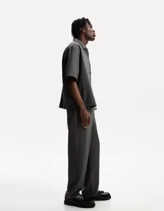 Pantaloni de trening croiți cu croială dreaptă
