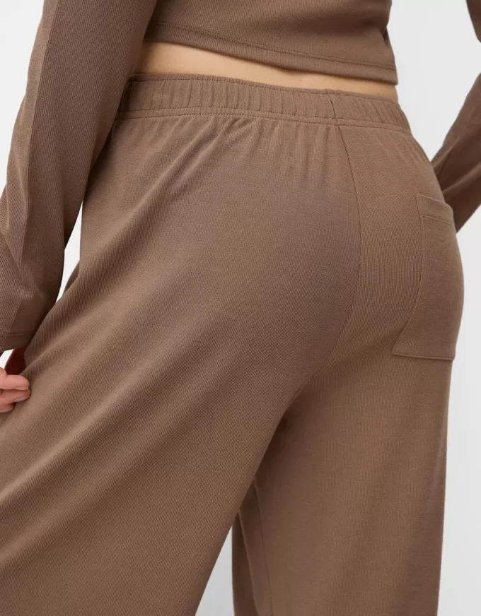 Pantaloni drepte