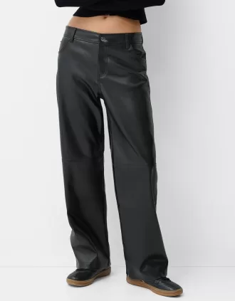 Pantaloni drepti din imitatie de piele