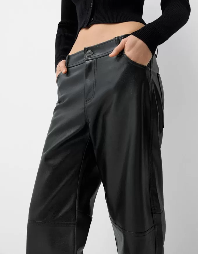 Pantaloni drepti din imitatie de piele