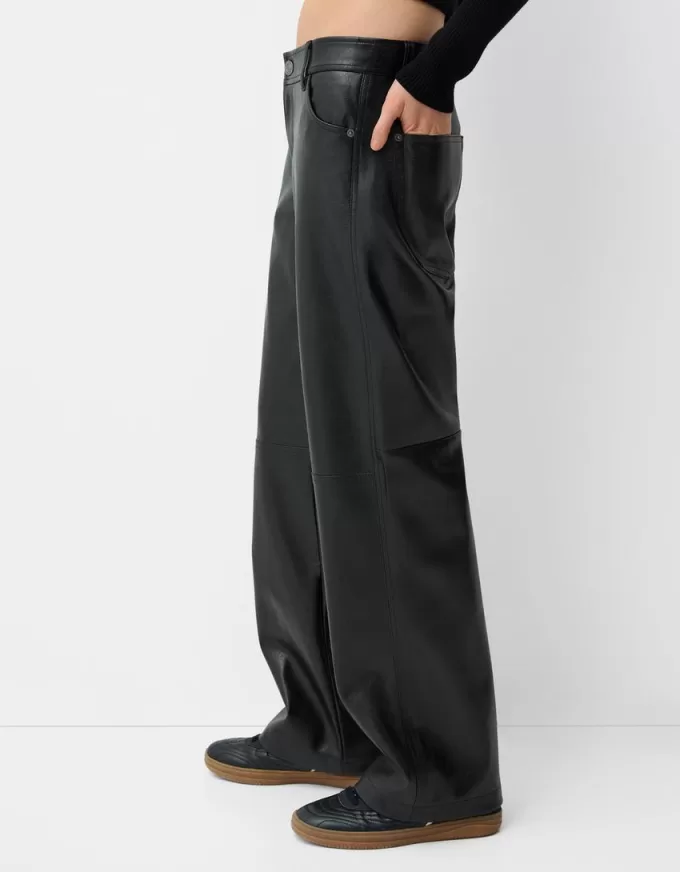 Pantaloni drepti din imitatie de piele