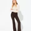 Pantaloni evazați