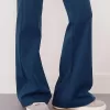 Pantaloni evazați