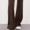 Pantaloni evazați