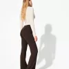 Pantaloni evazați