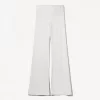 Pantaloni evazați