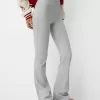 Pantaloni evazați cu nervuri în talie Pantaloni evazați cu nervuri în talie