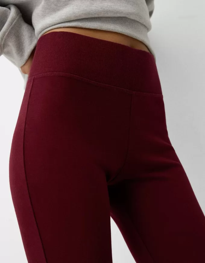 Pantaloni evazați cu nervuri în talie Pantaloni evazați cu nervuri în talie