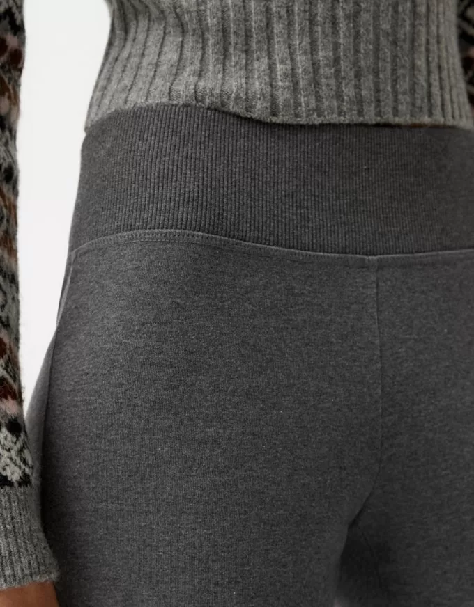 Pantaloni evazați cu nervuri în talie Pantaloni evazați cu nervuri în talie