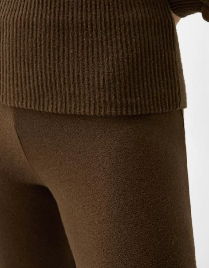 Pantaloni evazați cu talie rabatabilă Pantaloni evazați cu talie rabatabilă