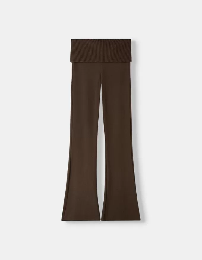 Pantaloni evazați cu talie rabatabilă Pantaloni evazați cu talie rabatabilă