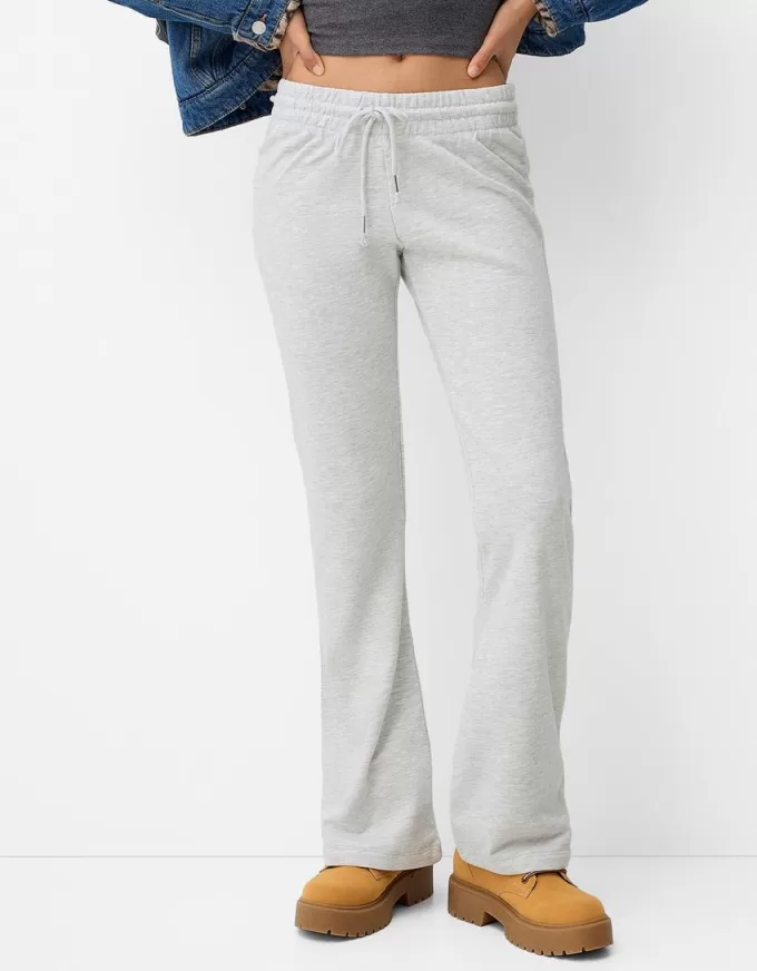 Pantaloni evazați de pluș Pantaloni evazați de pluș
