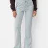 Pantaloni evazați de pluș Pantaloni evazați de pluș
