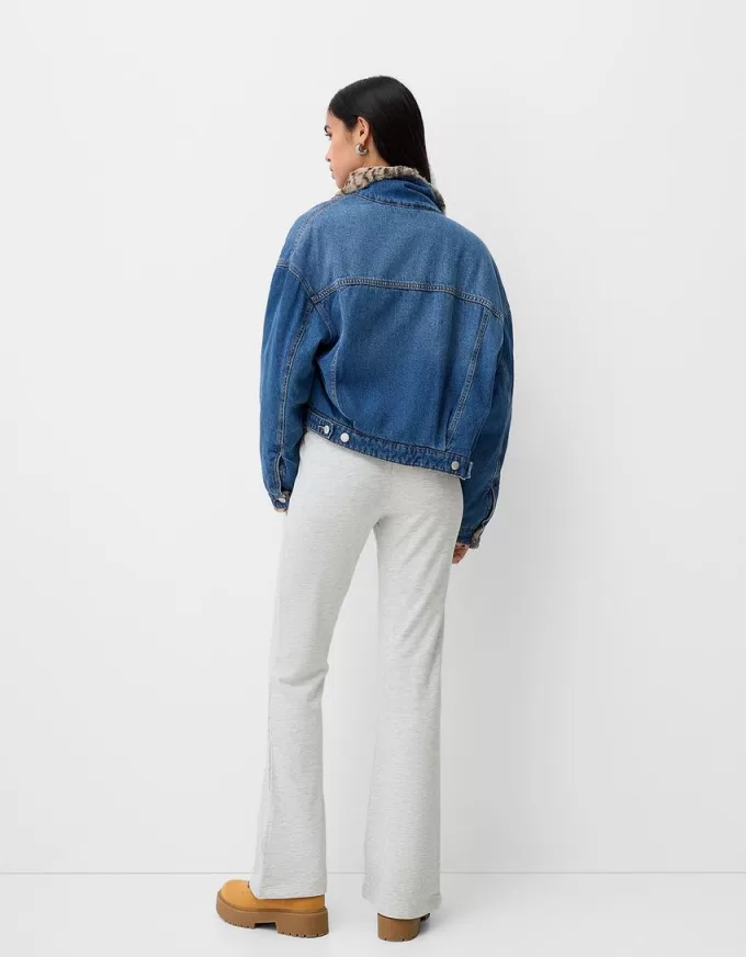 Pantaloni evazați de pluș Pantaloni evazați de pluș
