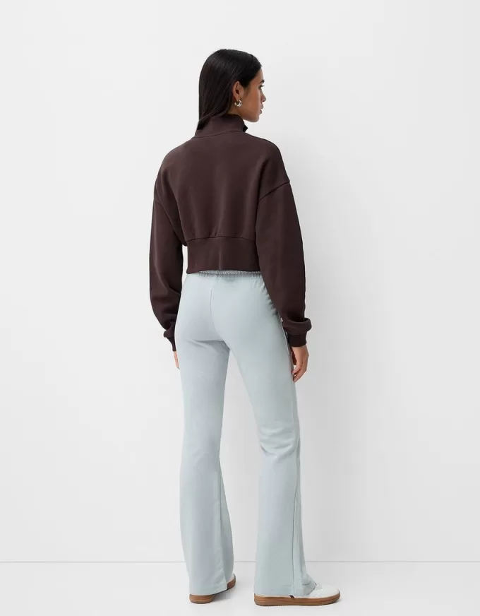 Pantaloni evazați de pluș Pantaloni evazați de pluș