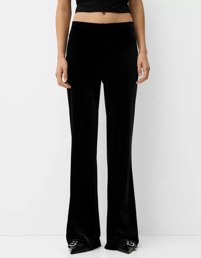 Pantaloni evazați din catifea Pantaloni evazați din catifea