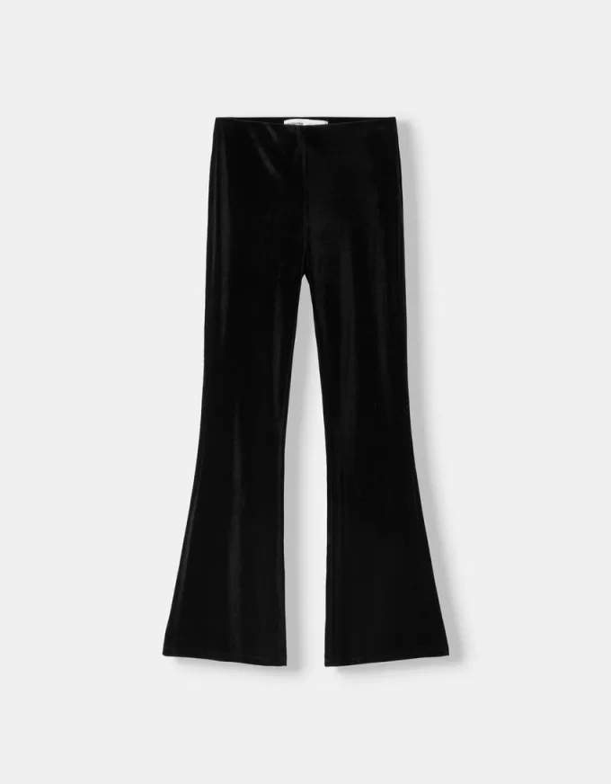 Pantaloni evazați din catifea Pantaloni evazați din catifea