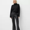 Pantaloni evazați din imitație de piele Pantaloni evazați din imitație de piele