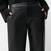 Pantaloni evazați din imitație de piele Pantaloni evazați din imitație de piele