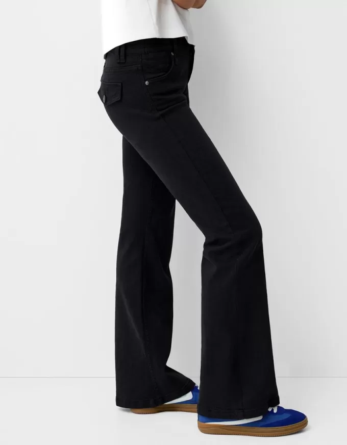 Pantaloni evazați din twill
